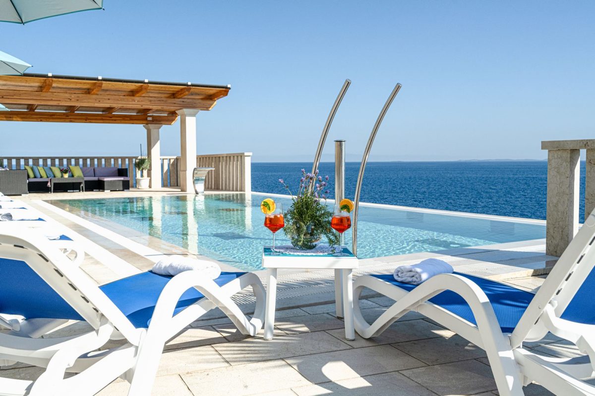 villa korcula zavalatica sofia pool detail fun 06 1200x800