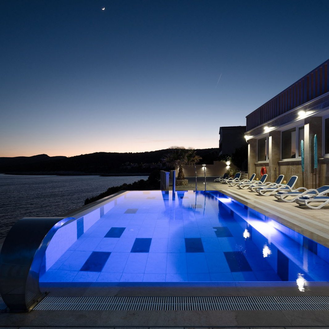 villa korcula zavalatica sofia pool evening 04 e1727433340933