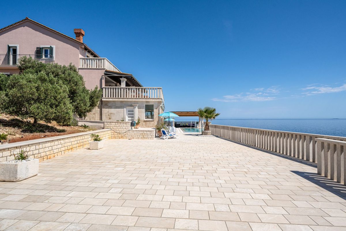 villa sofia korcula zavalatica surrounding 05 1200x800