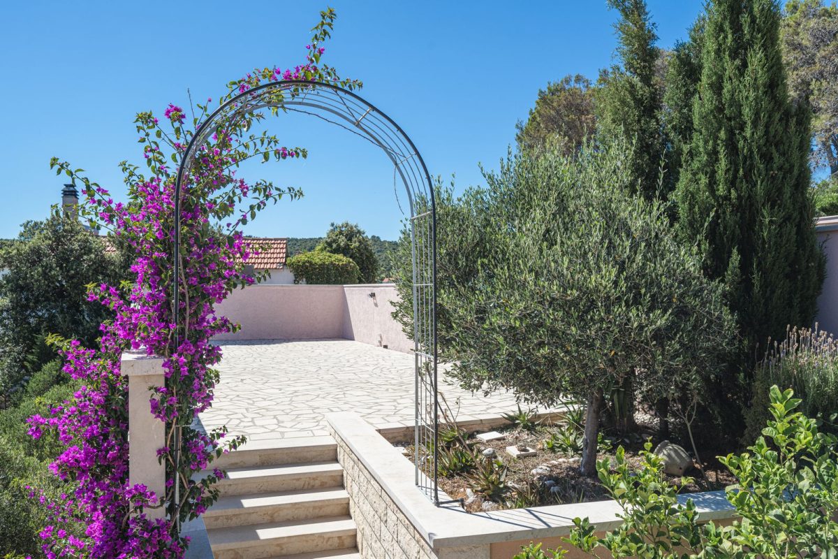 villa sofia korcula zavalatica surrounding 12 1200x800