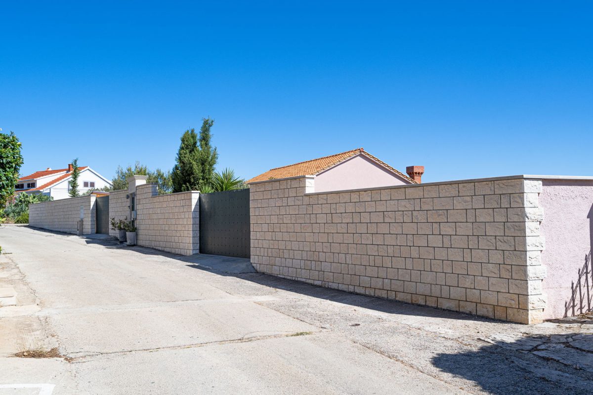 villa sofia korcula zavalatica surrounding 17 1200x800